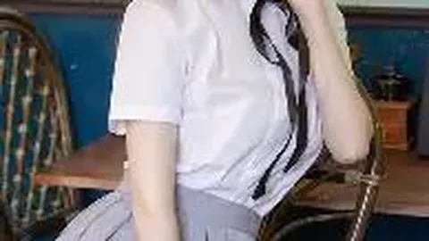 43岁央视主持李梓萌直面镜头公开征婚，天然美颜令人心动